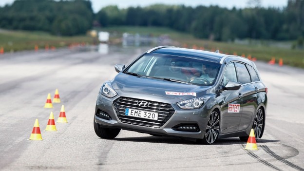 Hyundai i40 Wagon nezvládl losí test