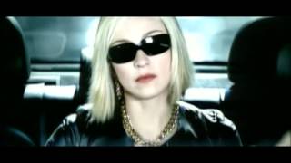 A tohle znáte? Madonna v hlavní roli v reklamě na BMW M5 – 2002