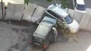 Demolice auta na parkovišti – pomsta jedné malé ruské zrzky