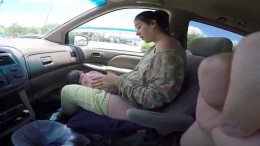 Porod v autě – kluk jako buk nechtěl čekat až do porodnice