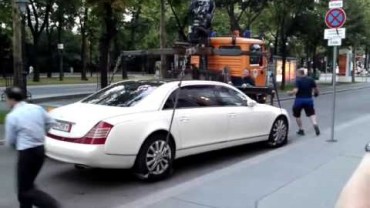 Odtahovka si vylámala zuby na Maybachu