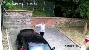 Poškrábané Porsche Daniela Landy – neznáte vandala?