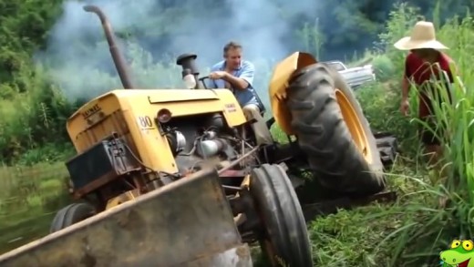 bouračky traktorů
