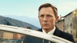 Daniel Craig jako James Bond v reklamě na pivo Heineken