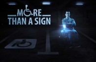 To je drsný! Hologramy vozíčkářů proti parkování na místech pro invalidy